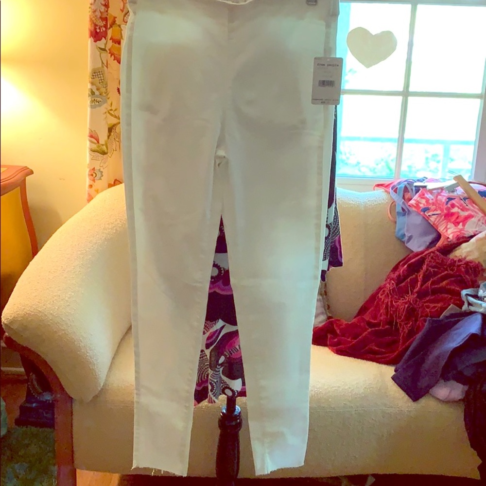 BNWT Free People Womens White Pull On Jeans.